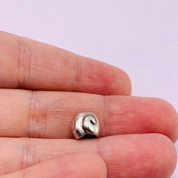 EUC Pandora 790114 Sterling Silver Nautilus Shell Charm - ULTRA RARE - Picture 7 of 10